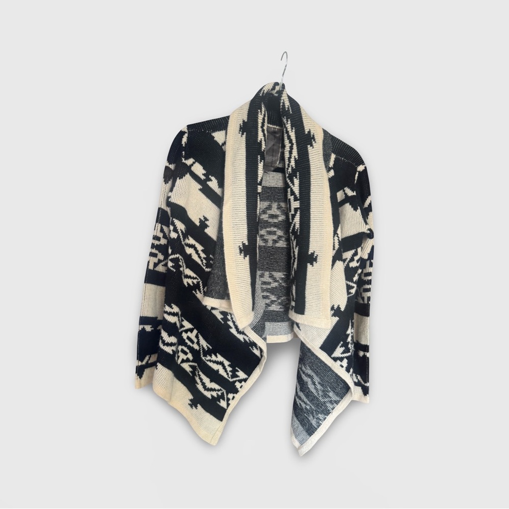 Moon Collection Black and Cream Patterned Cardigan